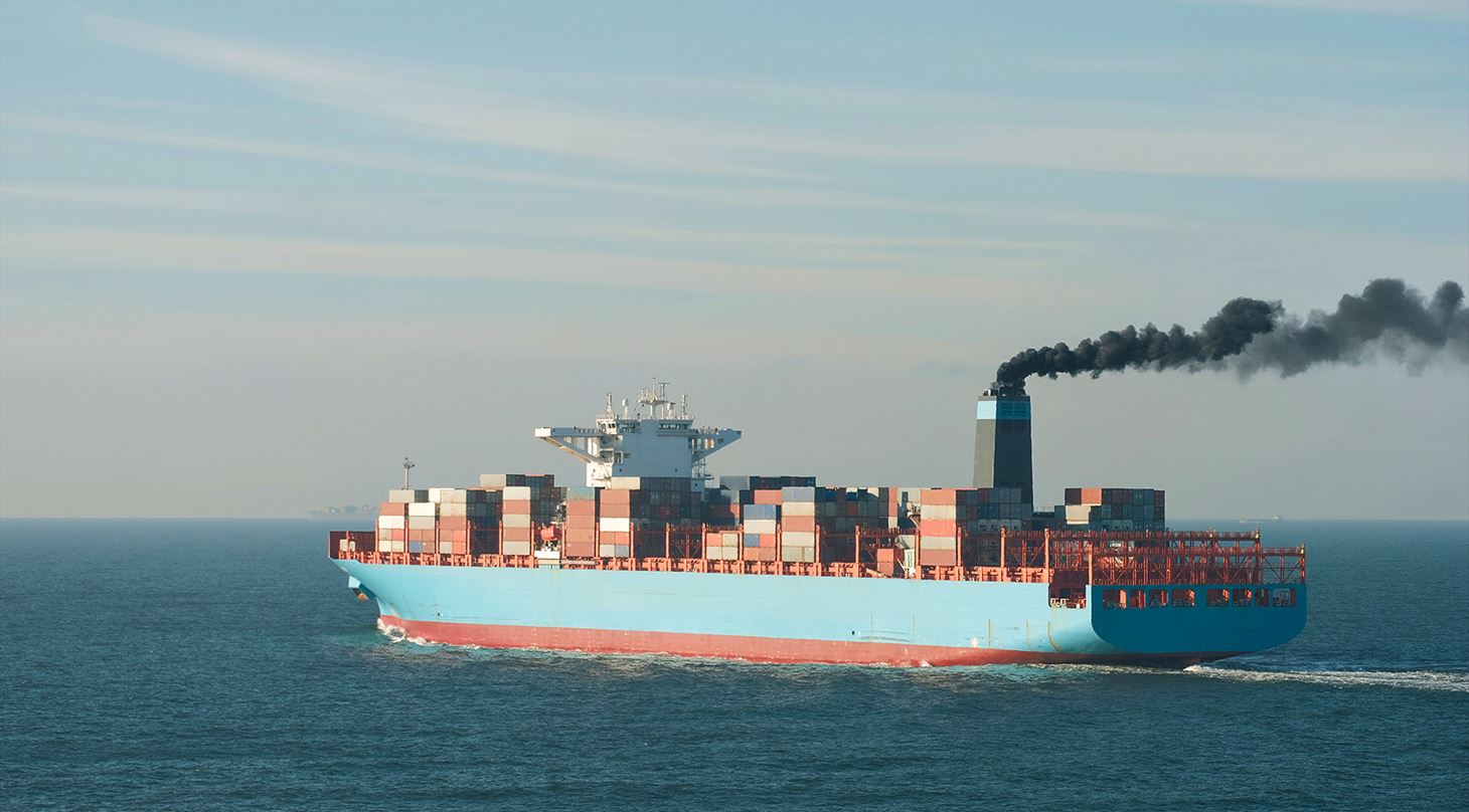 Supertanker på havet